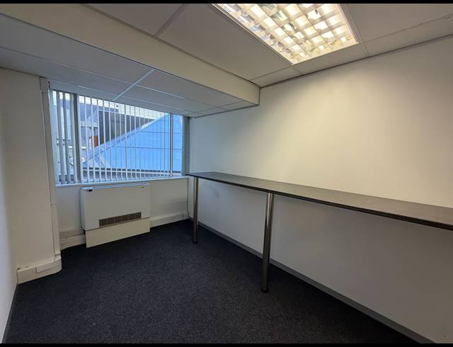 458M² BUILDING TO LET IN CLAREMONT